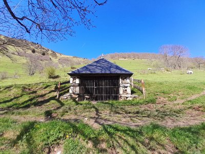 La minuscule chapelle Saint Blaise