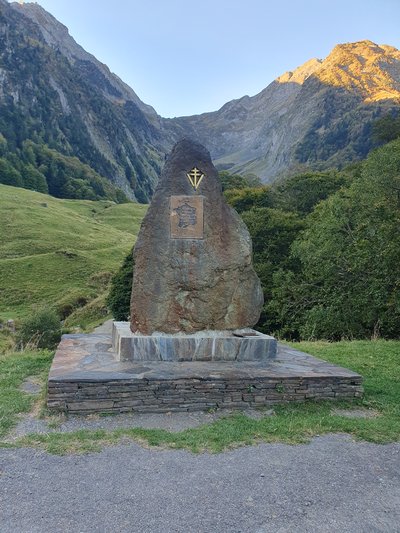 Stèle Hospice de France