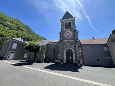 Parvis de l'église Saint-Jacques