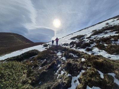 Arrivée sur les crêtes au début du printemps